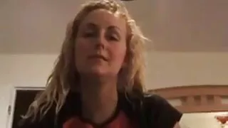 خدعت الفتاة فلم سكسي أجنبي الرجل مع زميل مسافر عشوائي واستسلمت له في الشارع