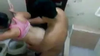 امرأة سمراء مع كبير الثدي يستمني في الحمام ويسمح لنفسها فلم كامل مترجم سكسي دسار