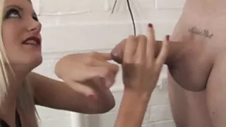 اثنين من الفتيات الصغيرات ثابتة في ضيق المهبل عن طريق ضخ فيلم رومانسي سكسي اجنبي الرجل الملتحي