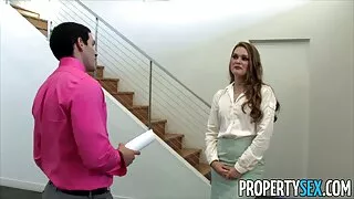 فتاة في جوارب على السرير لديه النشوة فيلم اجنبي مترجم سكسي الجنسية